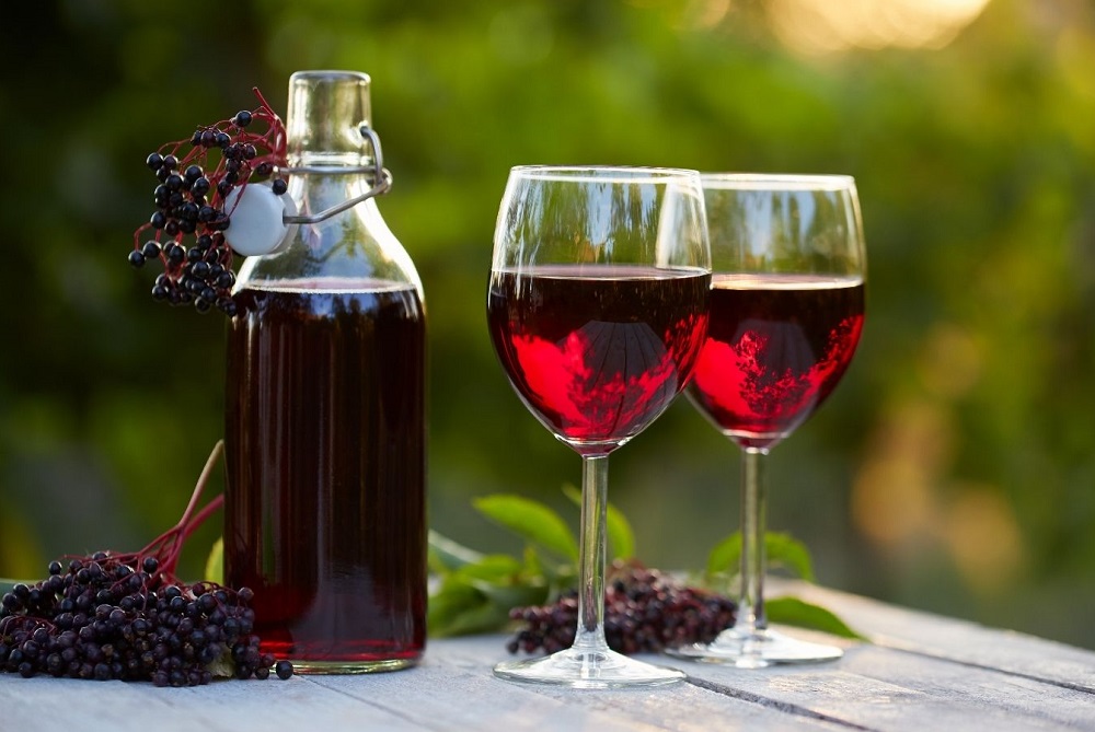 How to Make Elderberry Wine